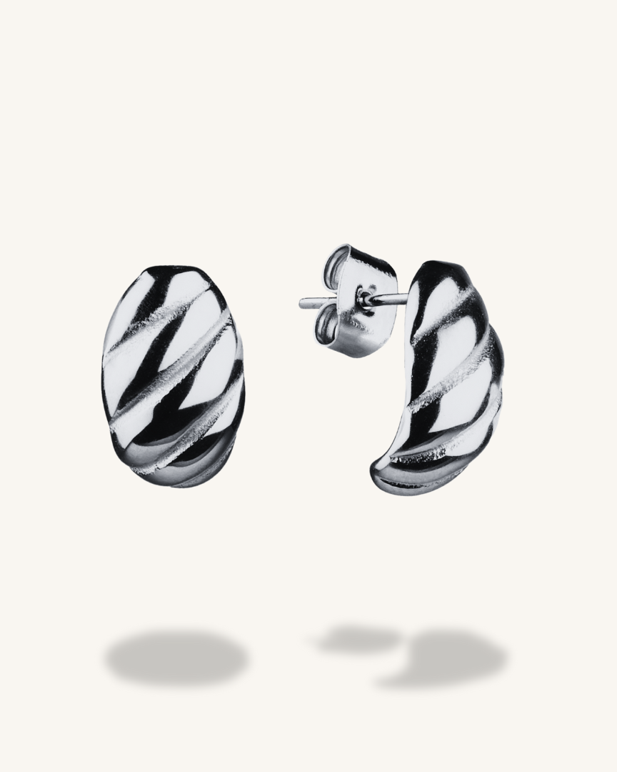 Mini Croissant Stud Silver - main
